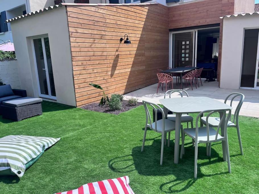 Maison Climatisee, Piscine, A 5 Minutes Des Grands Buffets Narbona Esterno foto